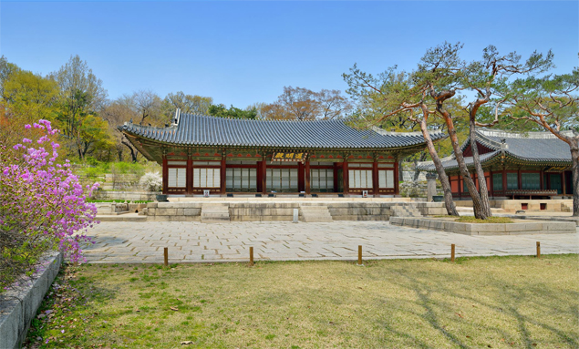 Tongmyeongjeon Hall